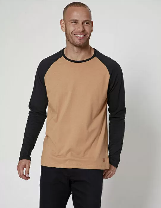 imagem do produto T-Shirt Raglan San Clemente